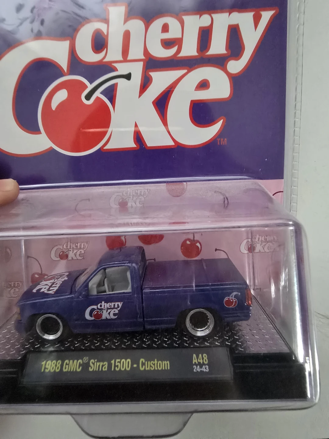 M2 Machines 1988 GMC Sierra 1500 Custom Cherry Coke Diecast - photo 3