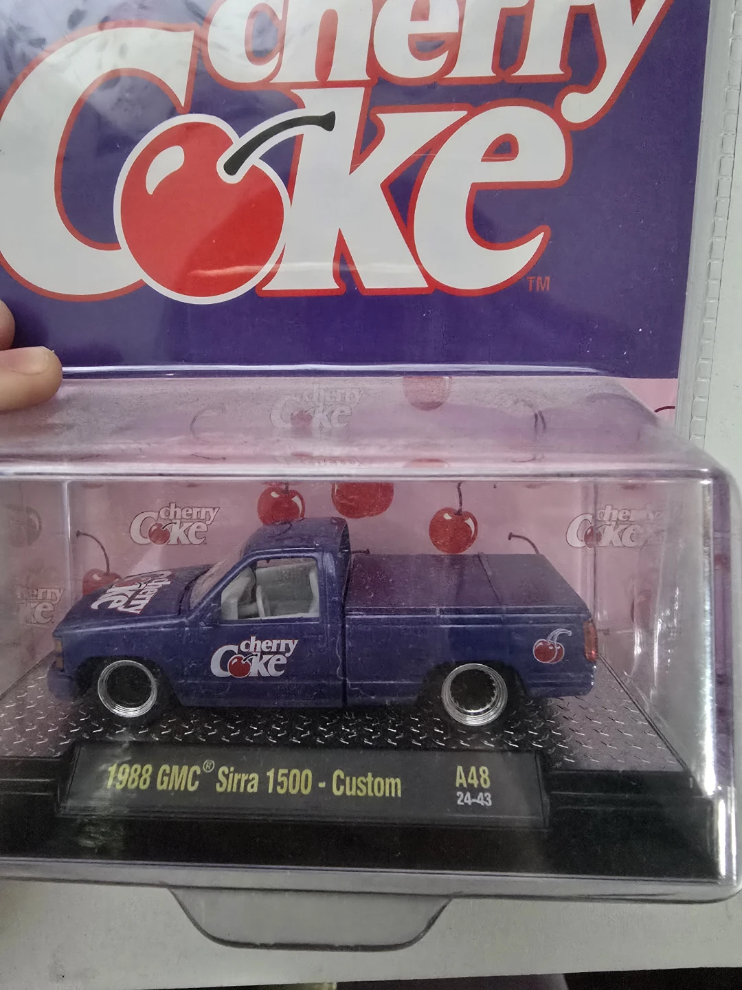 M2 Machines 1988 GMC Sierra 1500 Custom Cherry Coke Diecast - photo 4