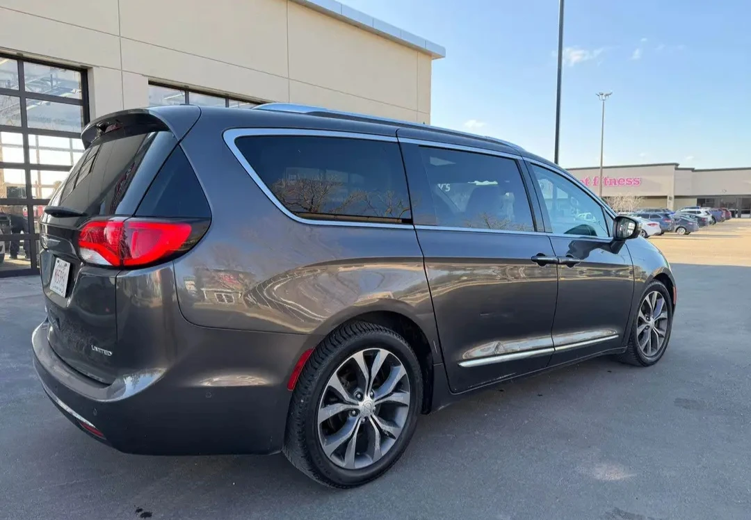 🔥 2017 Chrysler Pacifica Limited 🔥 - photo 2
