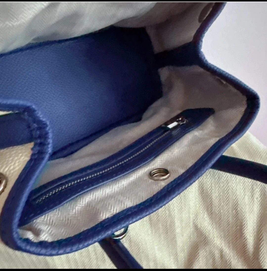 🔥🔥🔥 Cream and Blue Hand/Crossbody bag in Authentic Togo Leather - photo 2