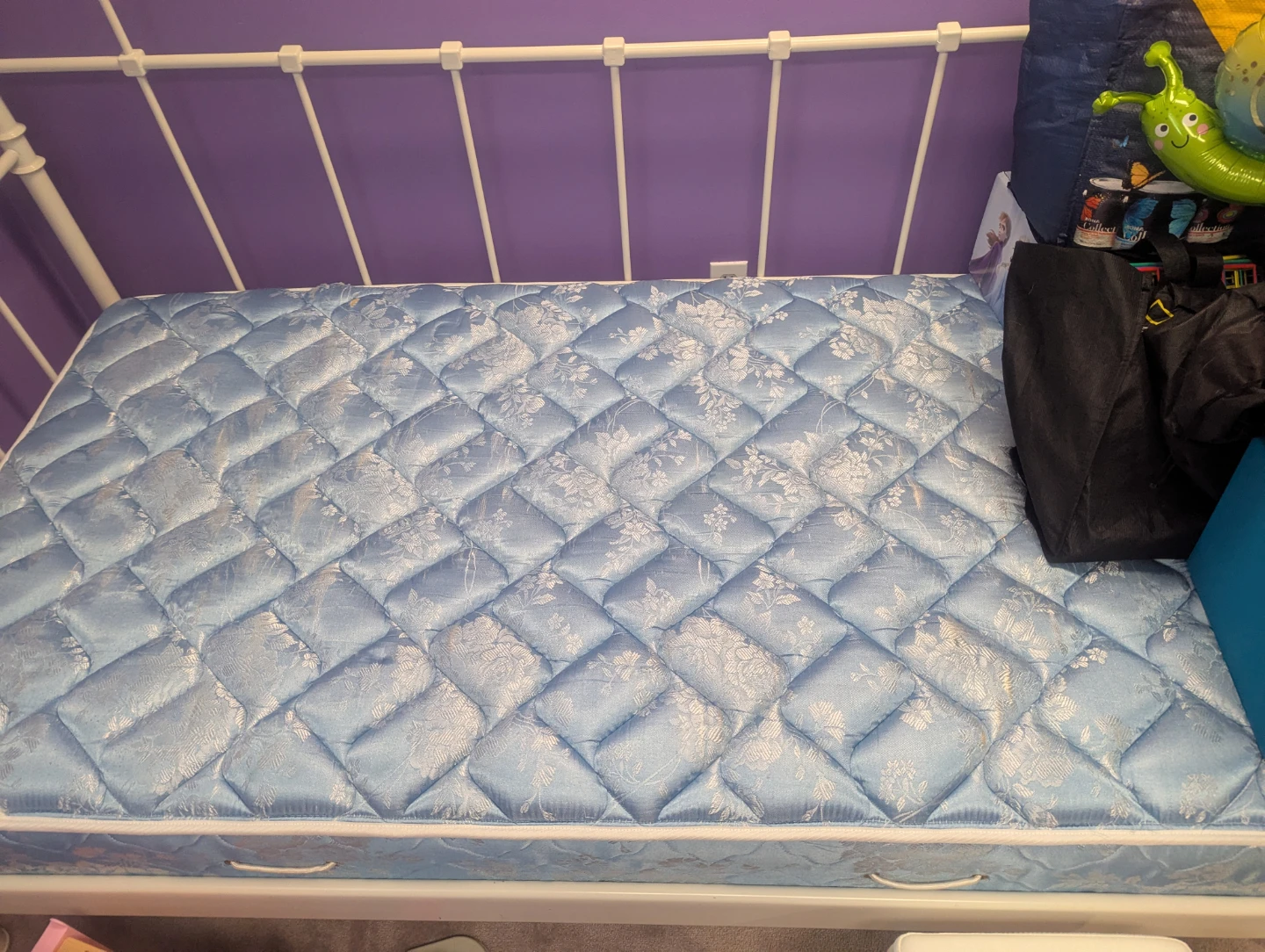 Twin mattress