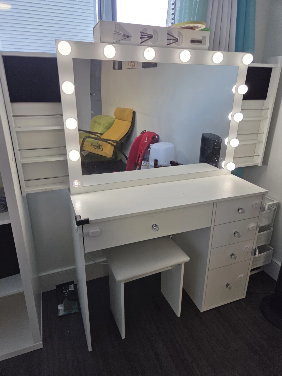 White Vanity Makeup Table with Lighted Mirror - photo 2