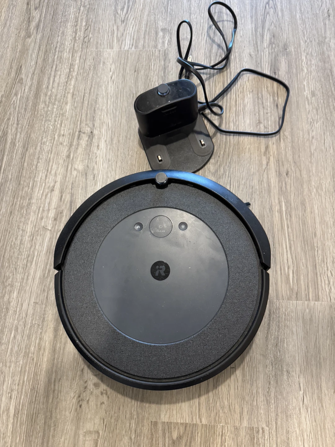 iRobot Roomba i4 Robot Vacuum with Charging Dock
