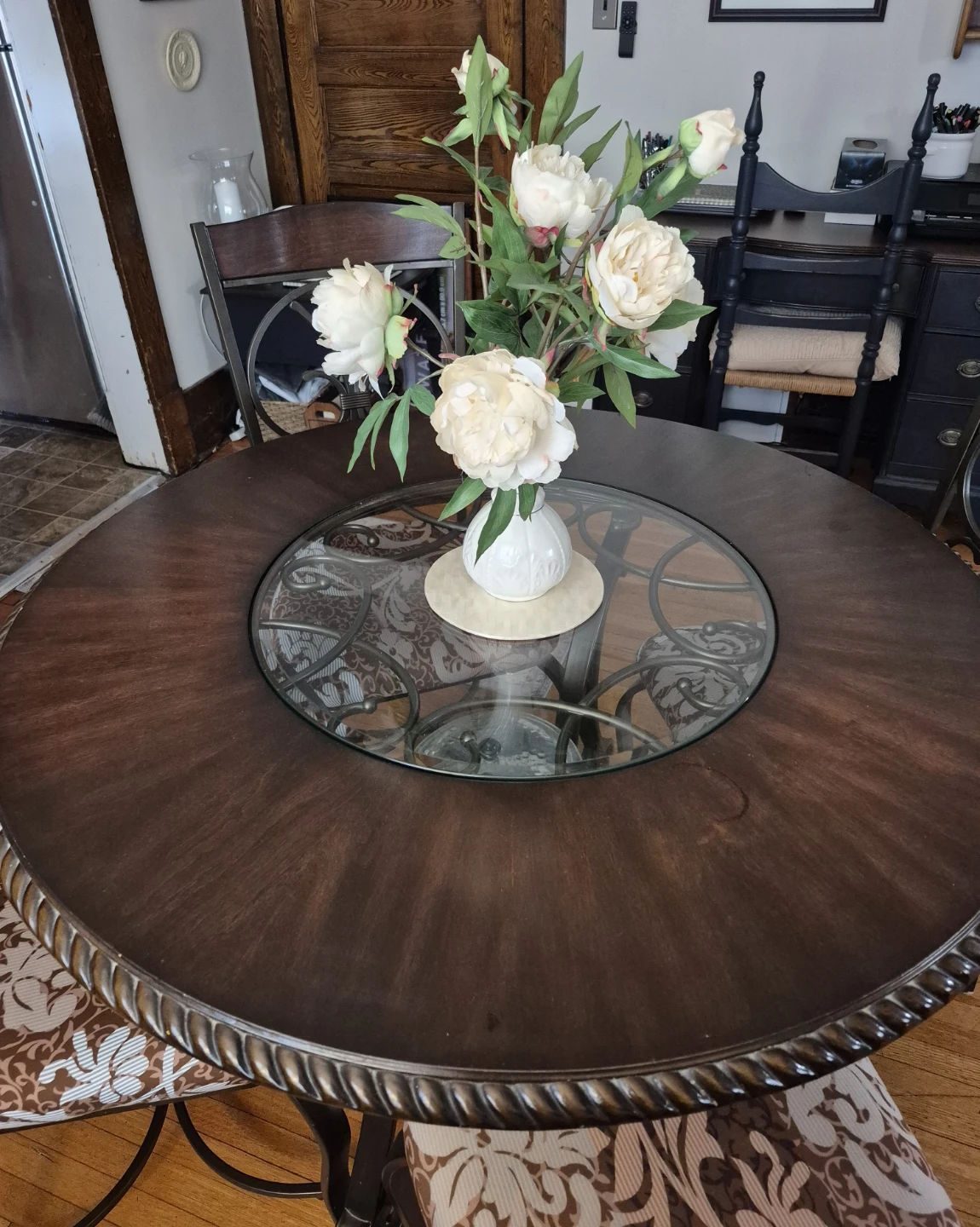 Round Dining Table with 4 Chairs - photo 5