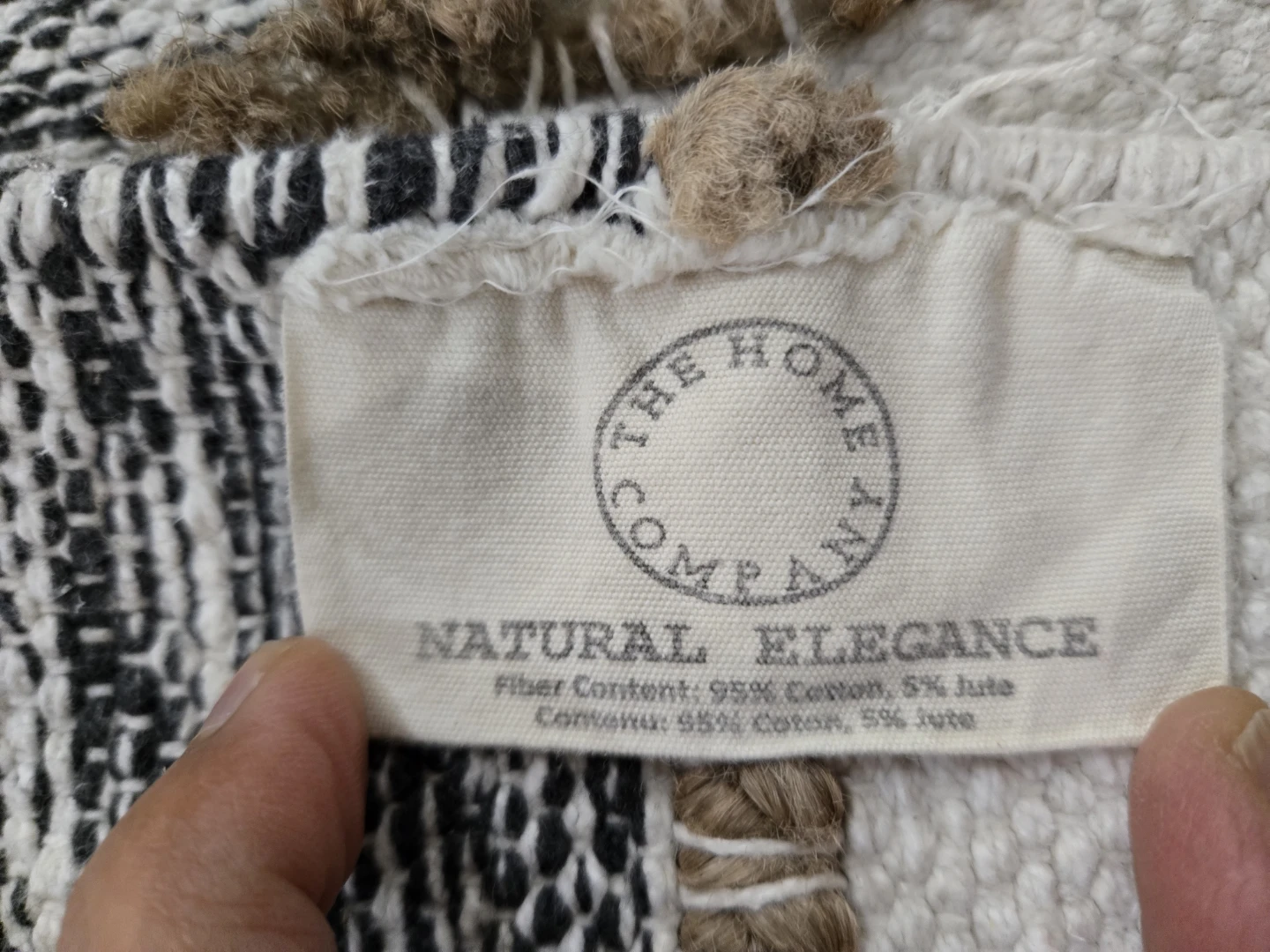 Elegant and classy area rug - photo 2
