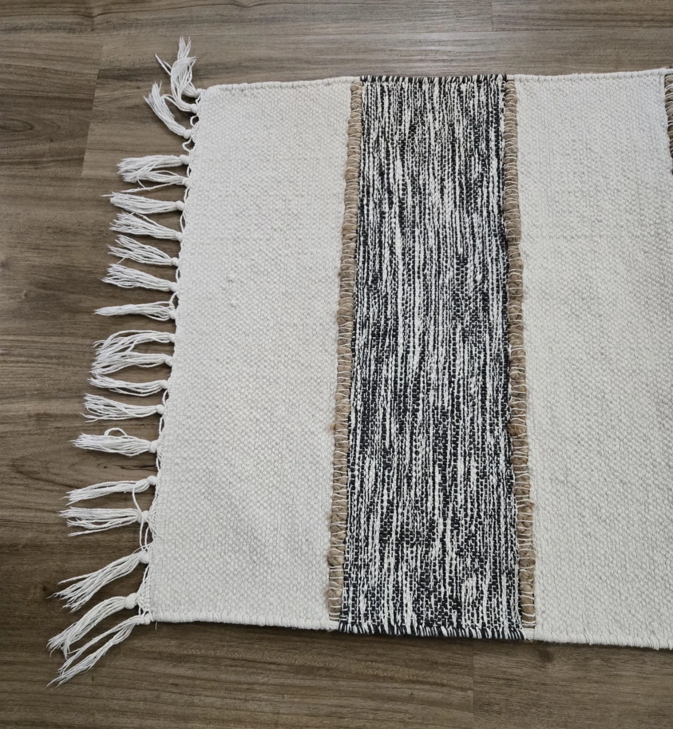 Elegant and classy area rug - photo 3