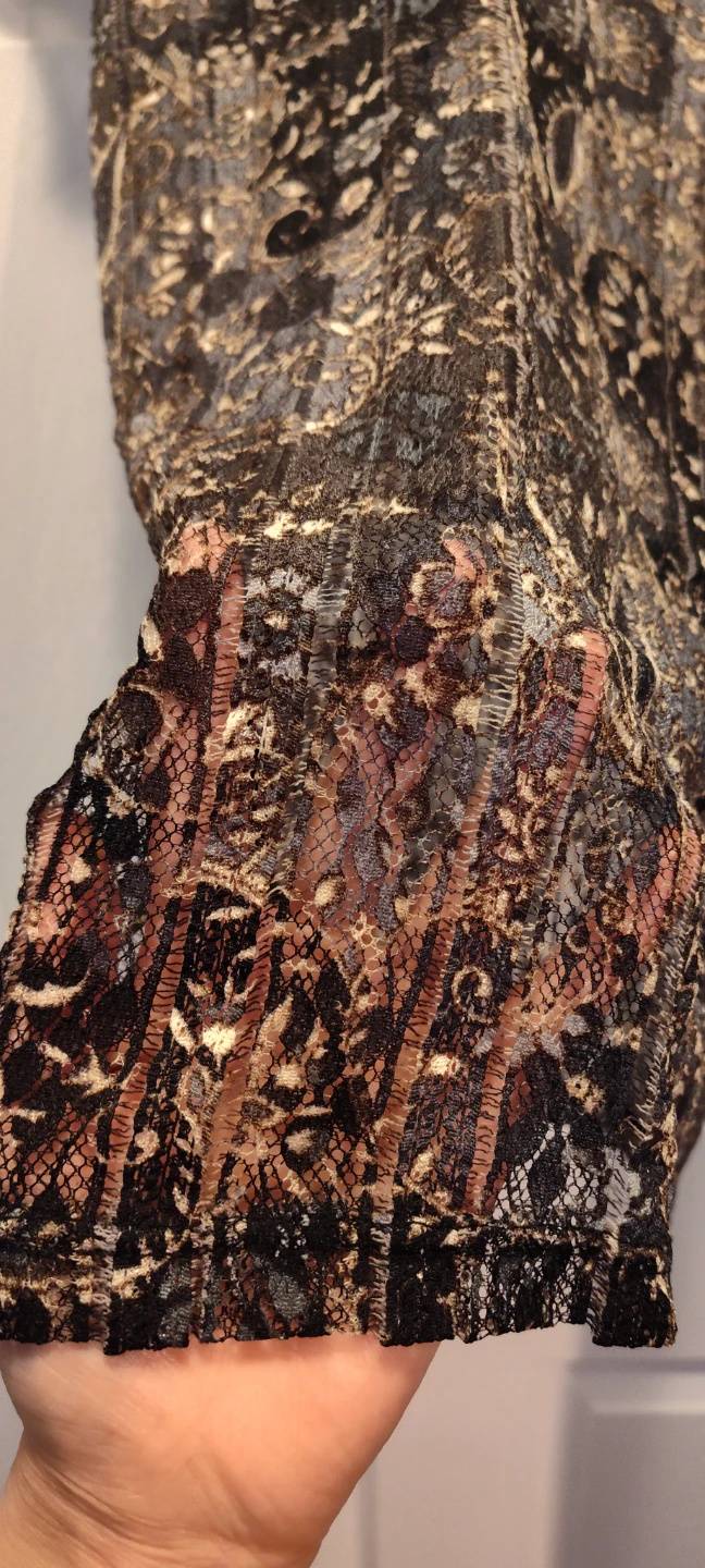 Antistar V-Neck Patterned Top - photo 2