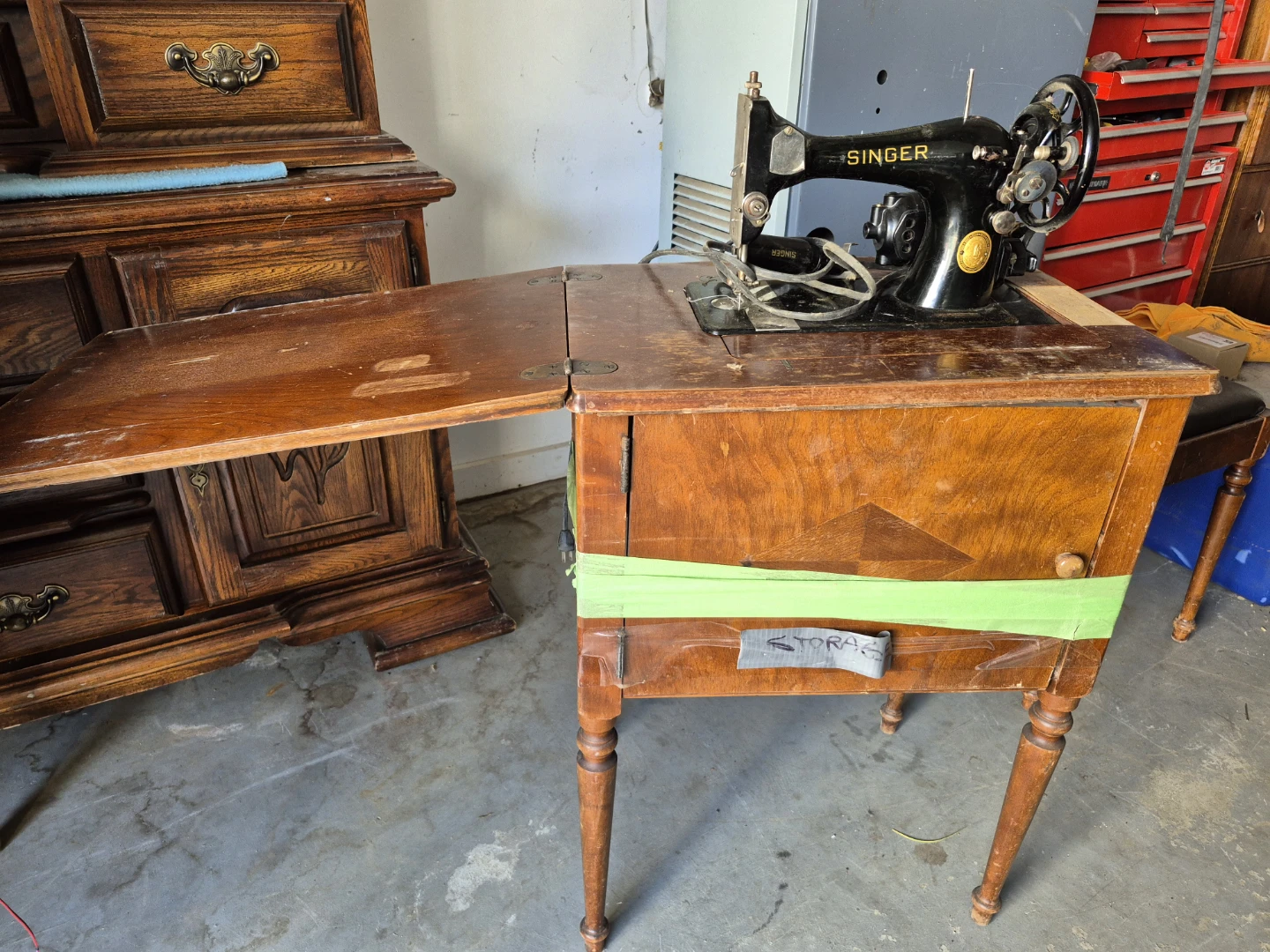 Vintage Singer Sewing Machine with Cabinet