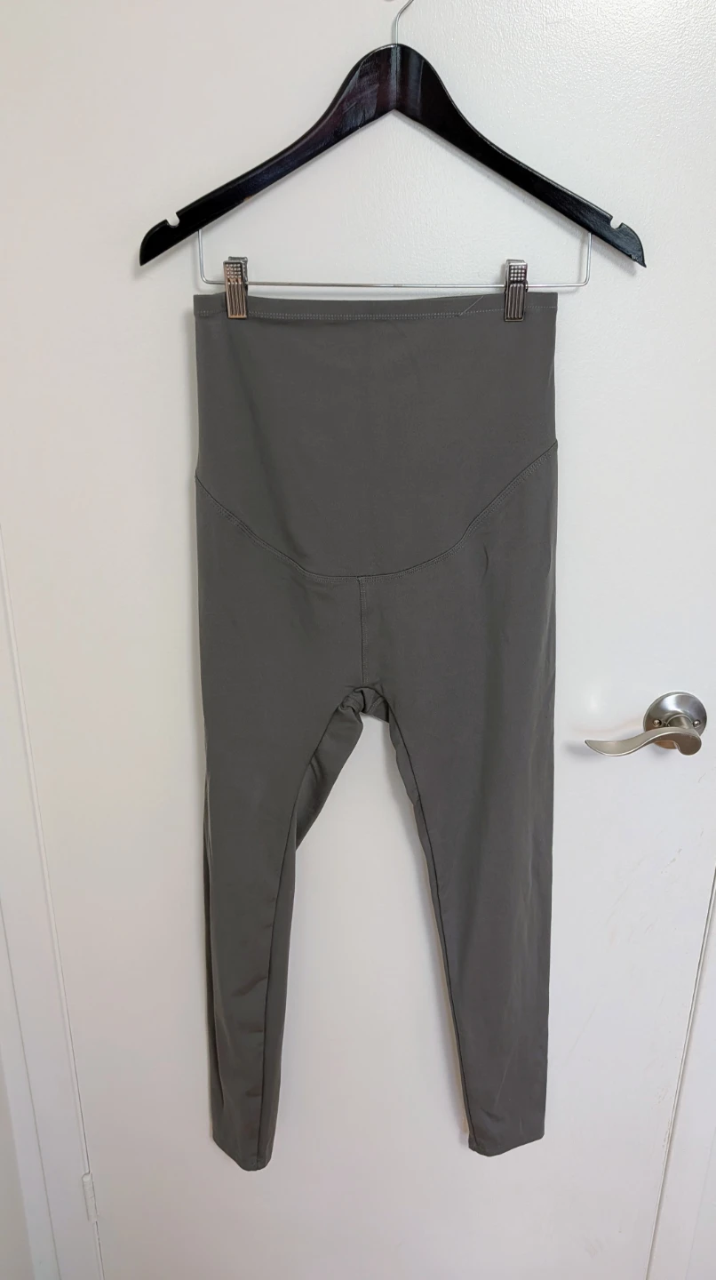 Brand New Maternity Leggings - Women's Size Medium