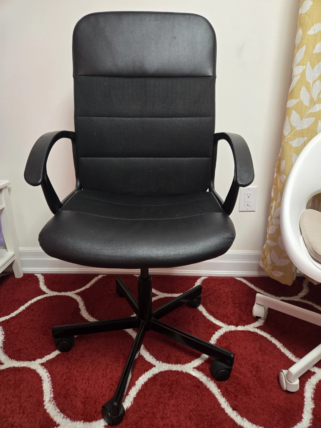 Black Office Chair - photo 2