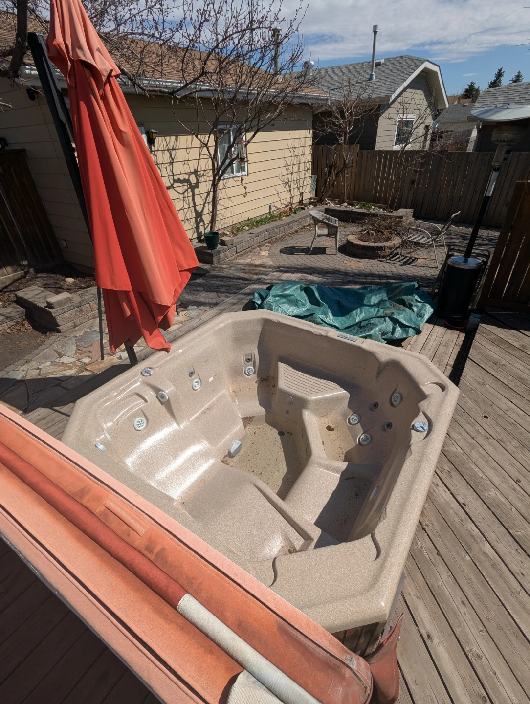 Hot Tub - Beige
