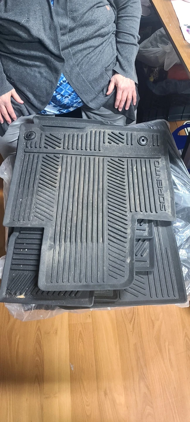 Kia Sorento All Weather Floor Mats