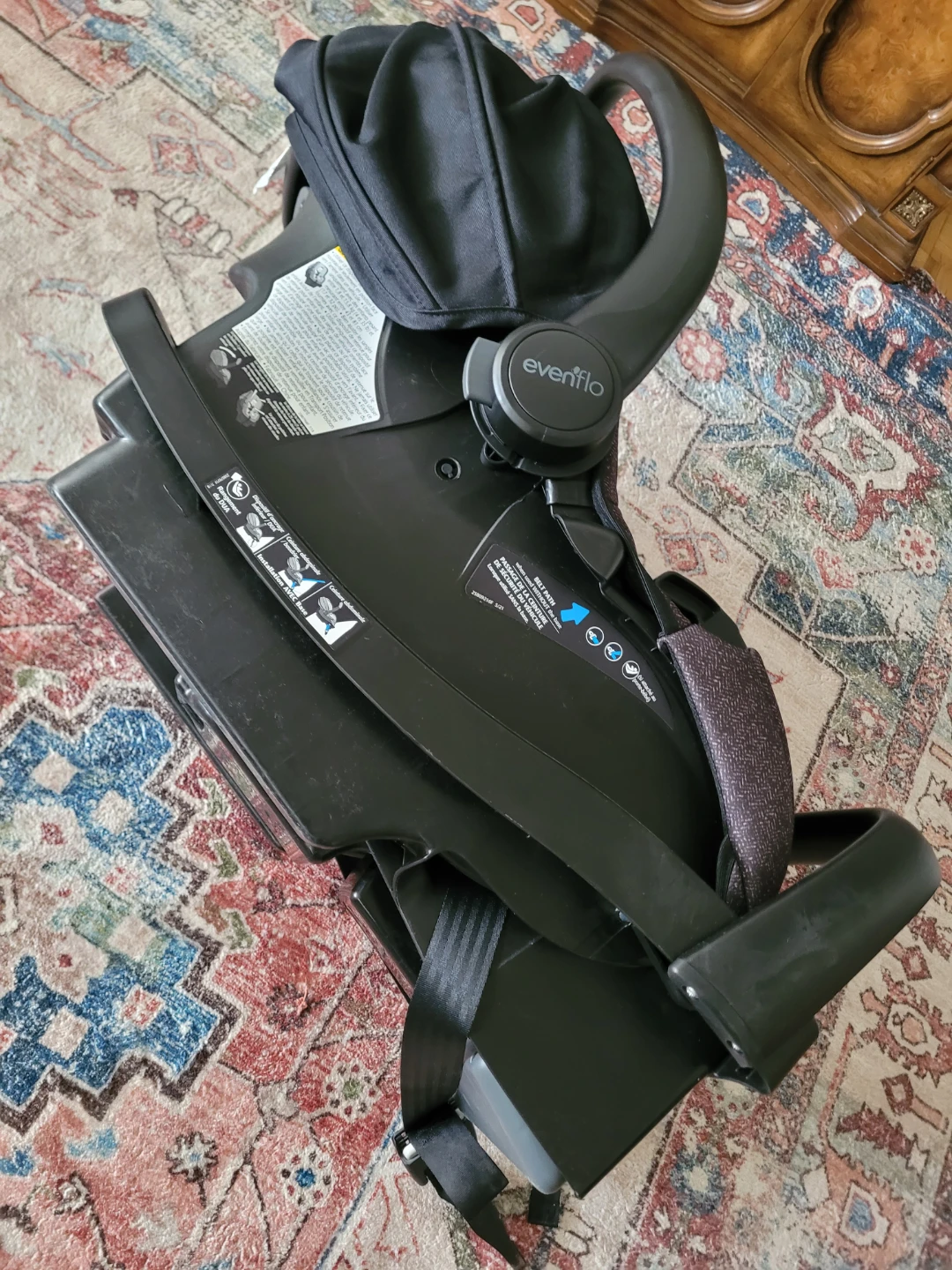 Evenflo Infant Car Seat with Base almost new $125 - photo 5