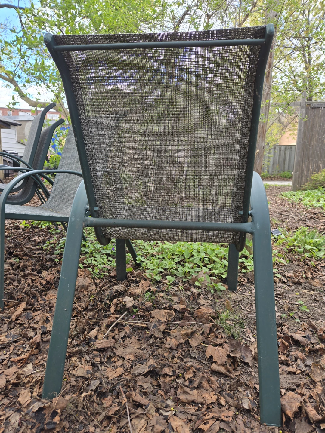 Outdoor chairs set of 4 pickup only - photo 2