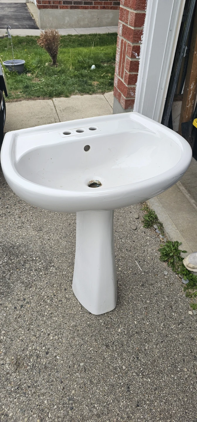 White Pedestal Sink - photo 3