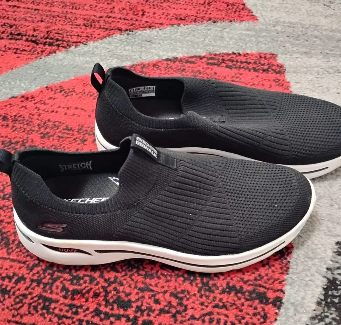 Go walk arch fit stretchy sketchers shoes - Women size 10