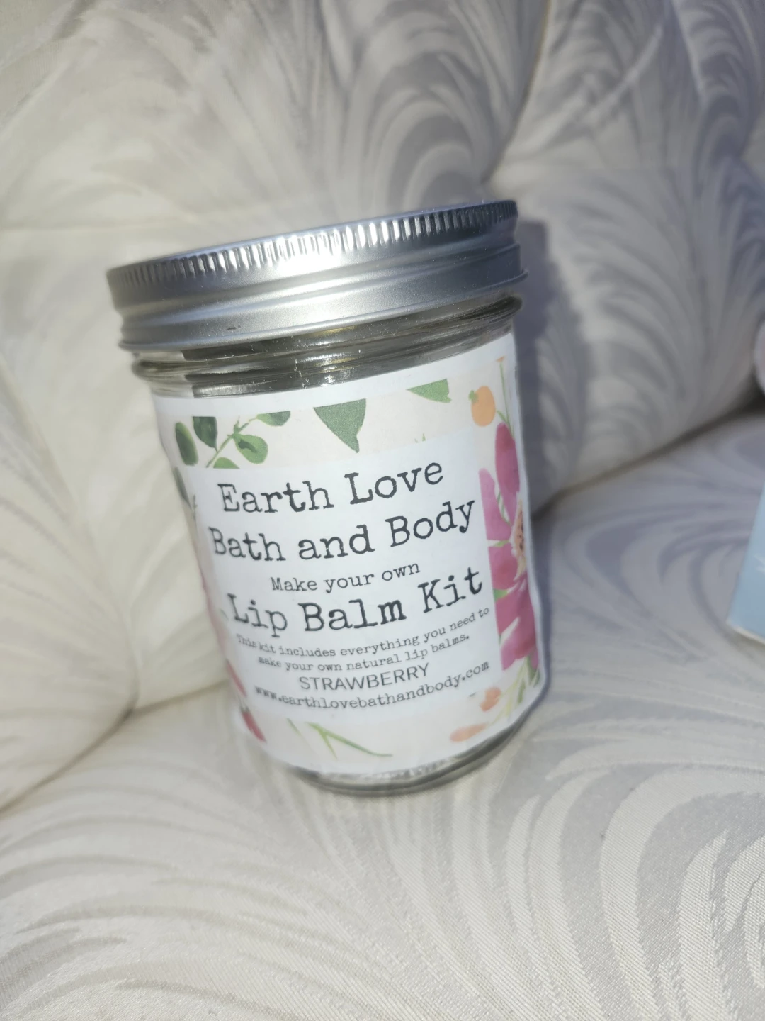 Earth Love Bath and Body Strawberry Lip Balm Kit