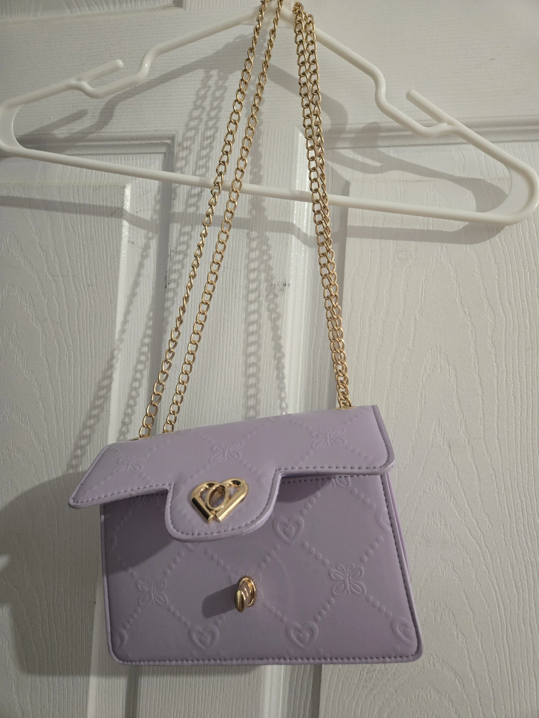 Lavender shoulder bag with gold chain and heart clasp - photo 2