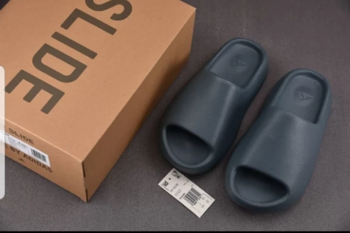 ADIDAS YEEZY SLIDE - photo 4