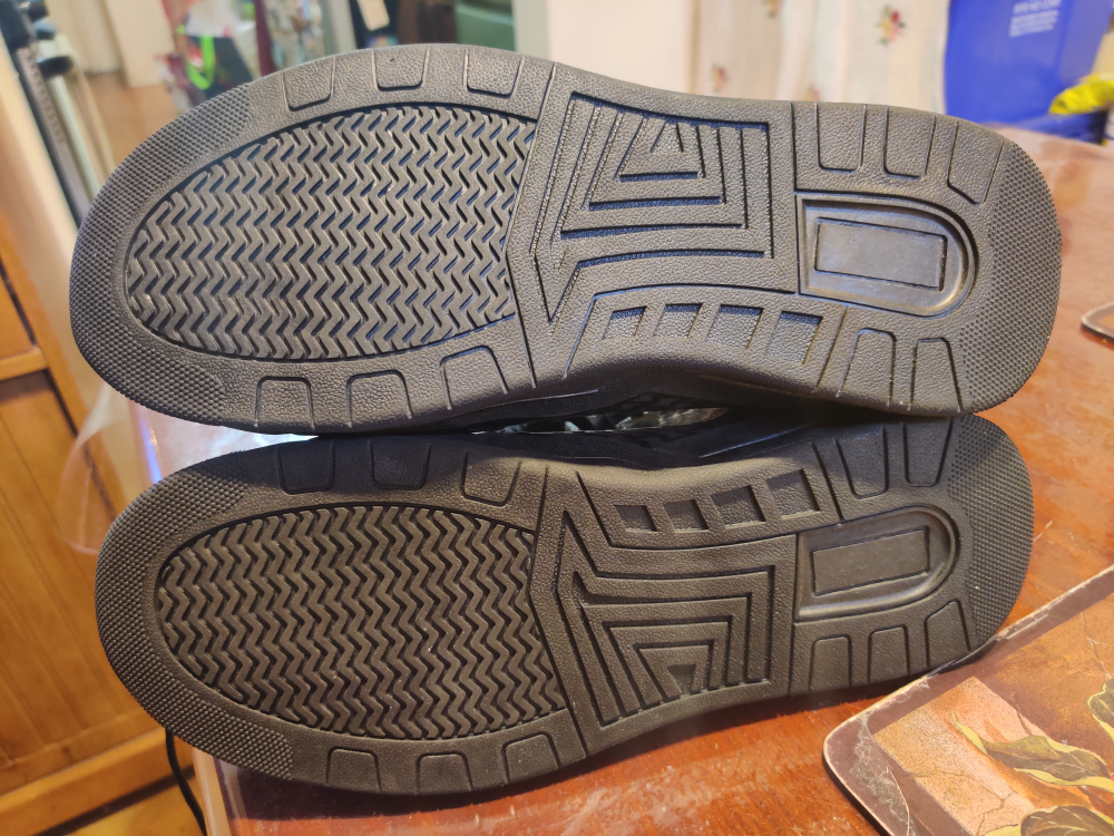 Black Basketball Shoes Size 10 - photo 4