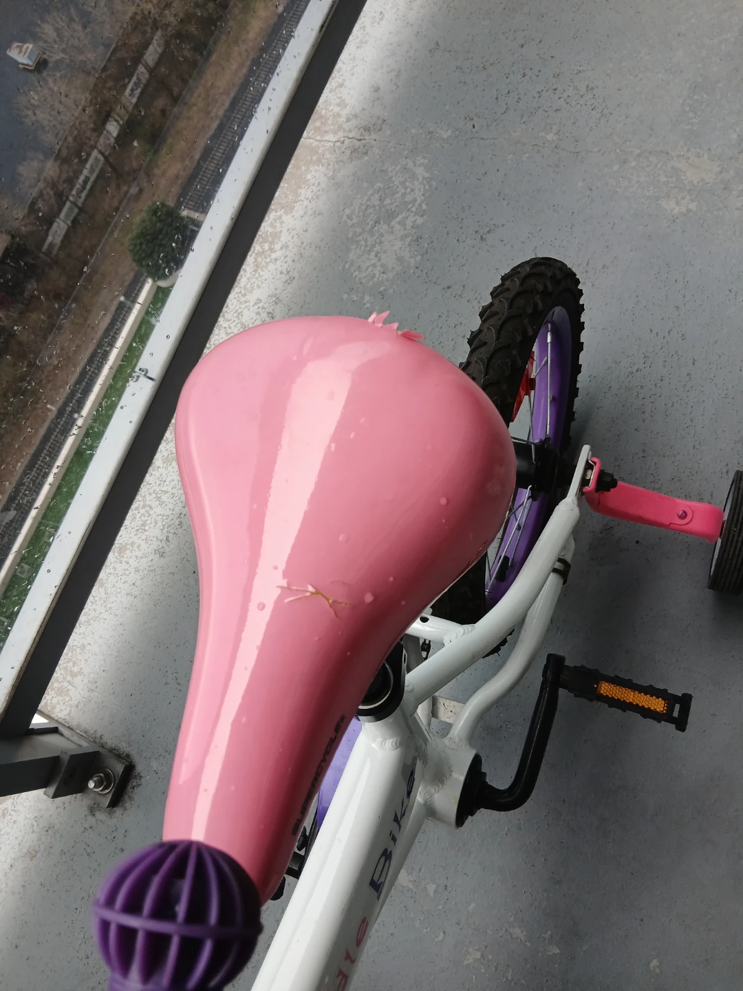 Schwinn Doodle Bike with Helmet - Pink - photo 2