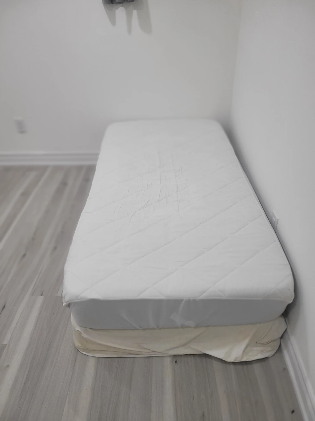 Single mattress