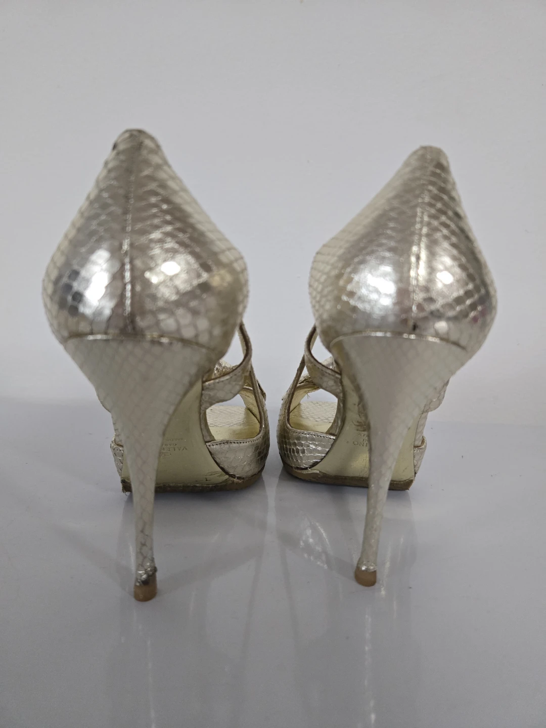 Valentino Garavani Gold Snakeskin Heels Size 36 - photo 4