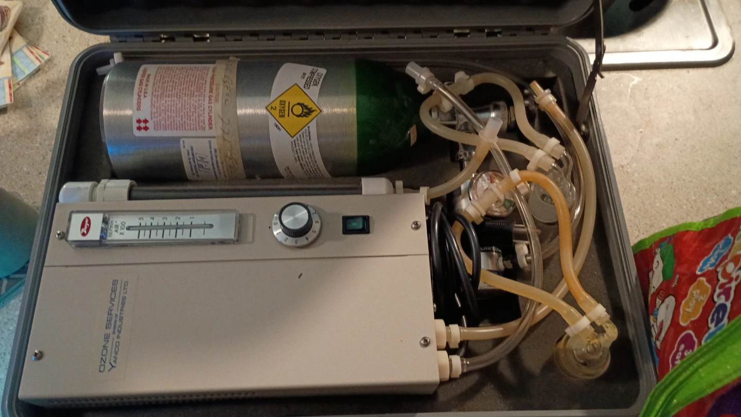 Yanco Industries Ozone Services Generator with Oxygen Cylinder