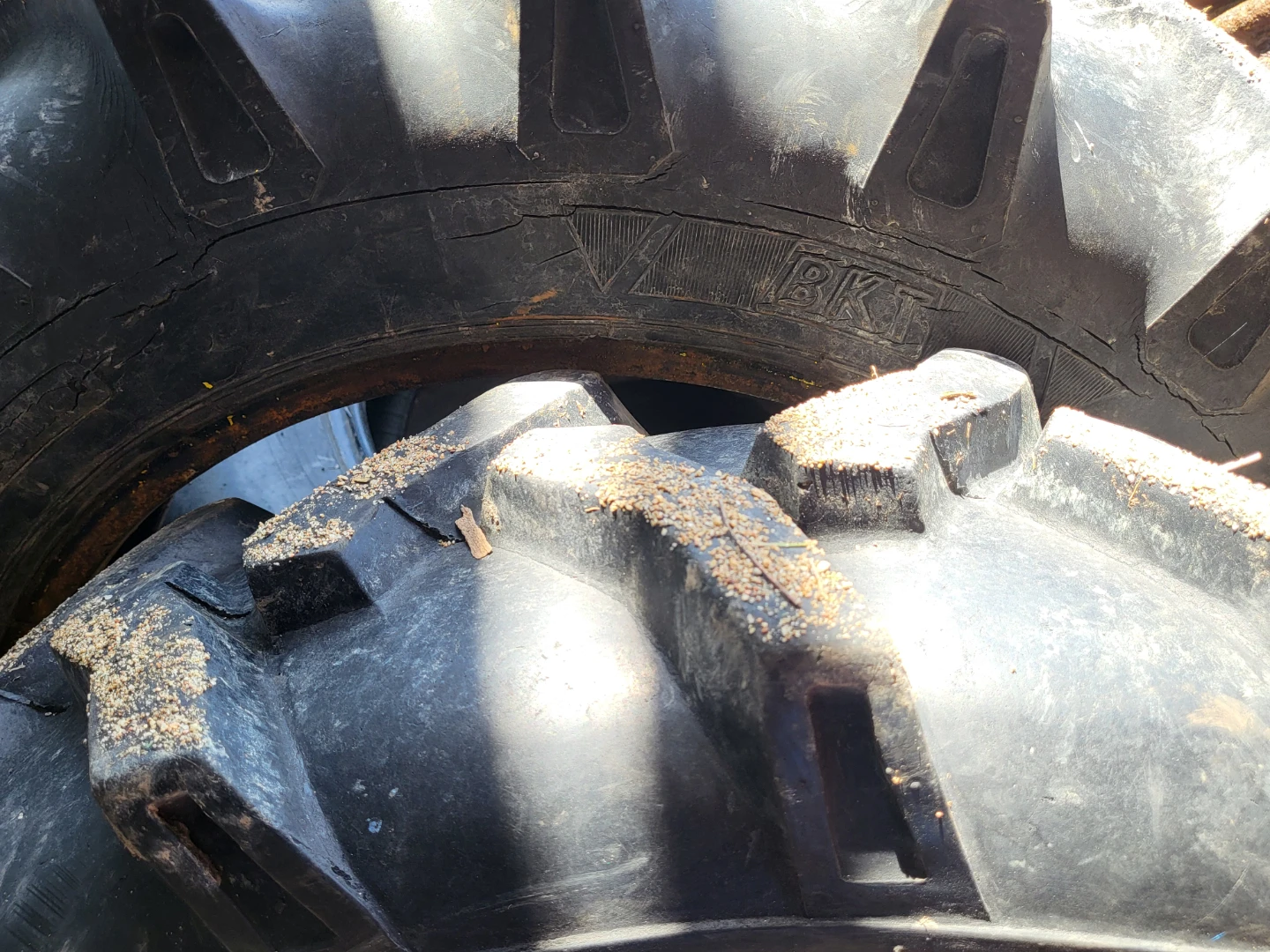 Tractor Tires 9.5-24 - photo 3