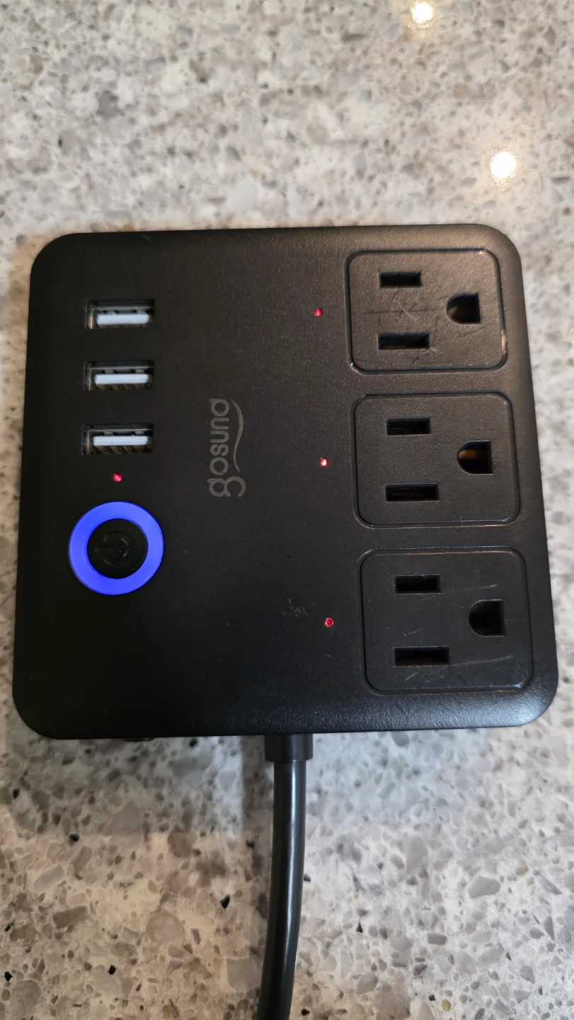 Gosuno 3 AC Outlet Power Strip with 3 USB Ports - photo 2