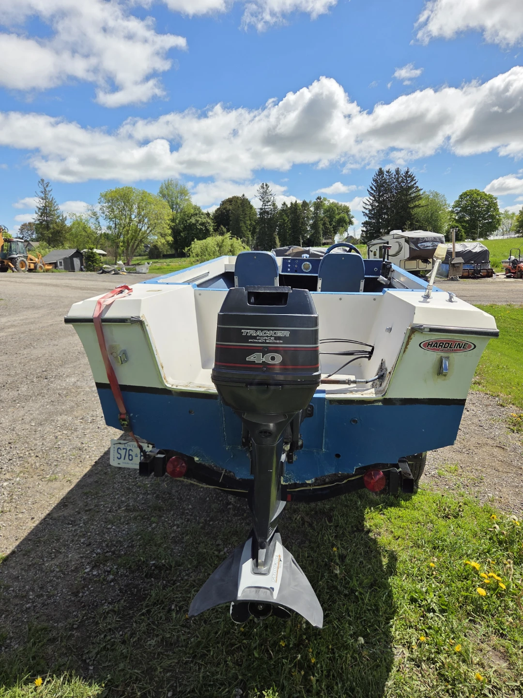 16’ Fiberglass V-Hull – 40HP Mercury Tracker - photo 2