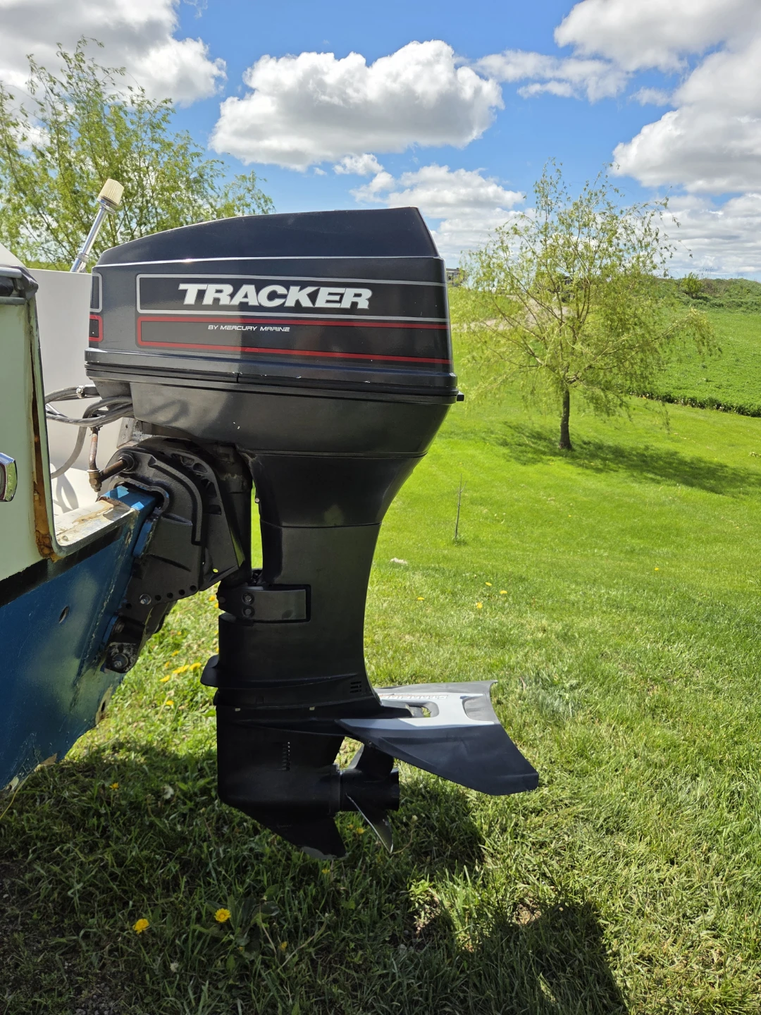 16’ Fiberglass V-Hull – 40HP Mercury Tracker - photo 3