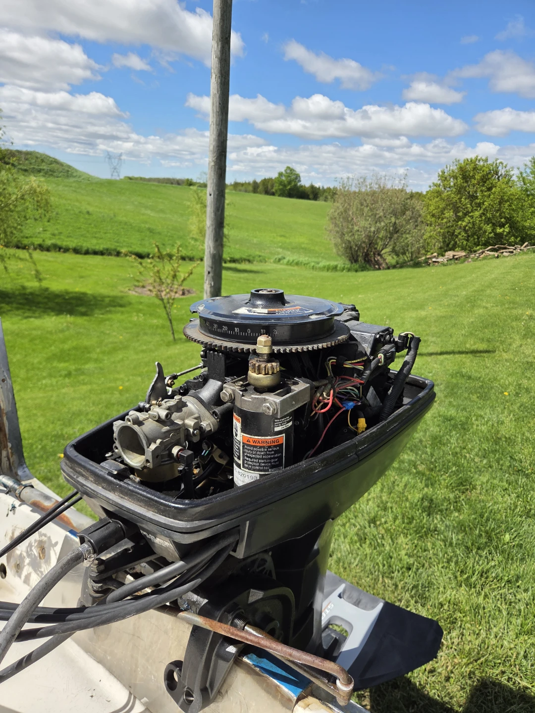 16’ Fiberglass V-Hull – 40HP Mercury Tracker - photo 4