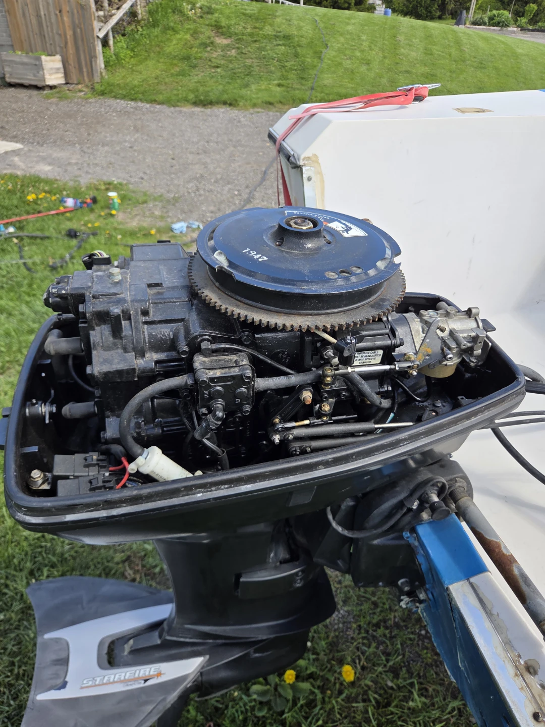 16’ Fiberglass V-Hull – 40HP Mercury Tracker - photo 5