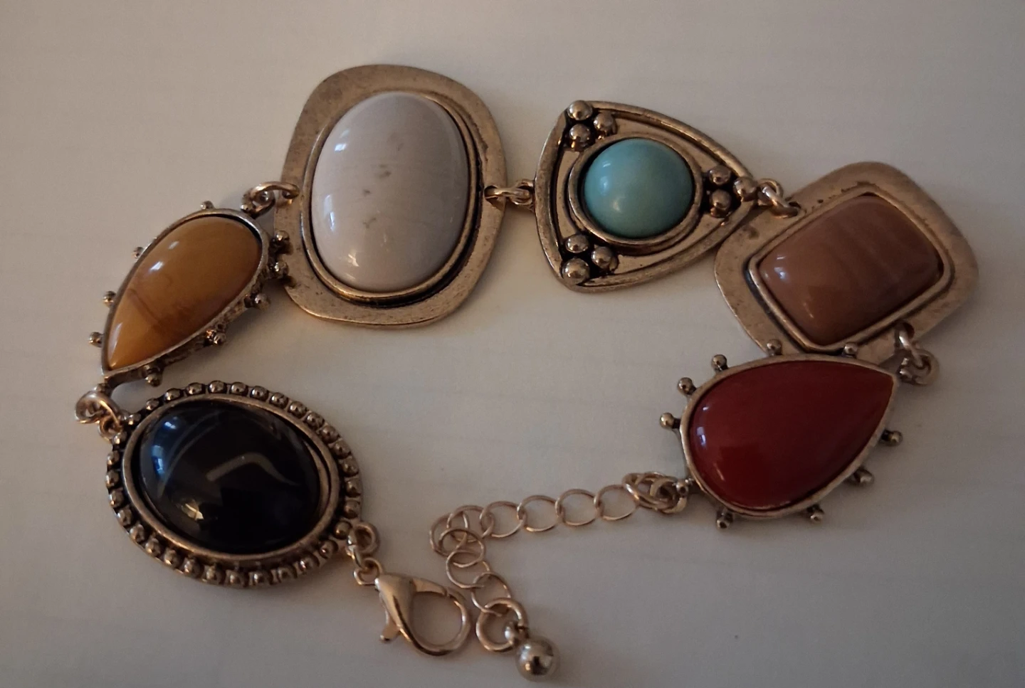 Cameo Brooch and Gemstone Bracelet Set - photo 5