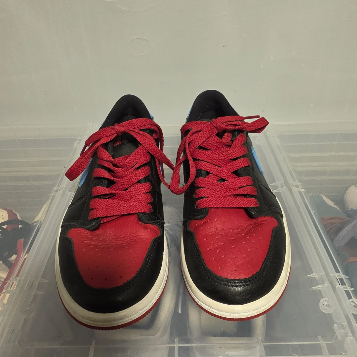 Air Jordan 1 Low SE Shoes - EUC - photo 2