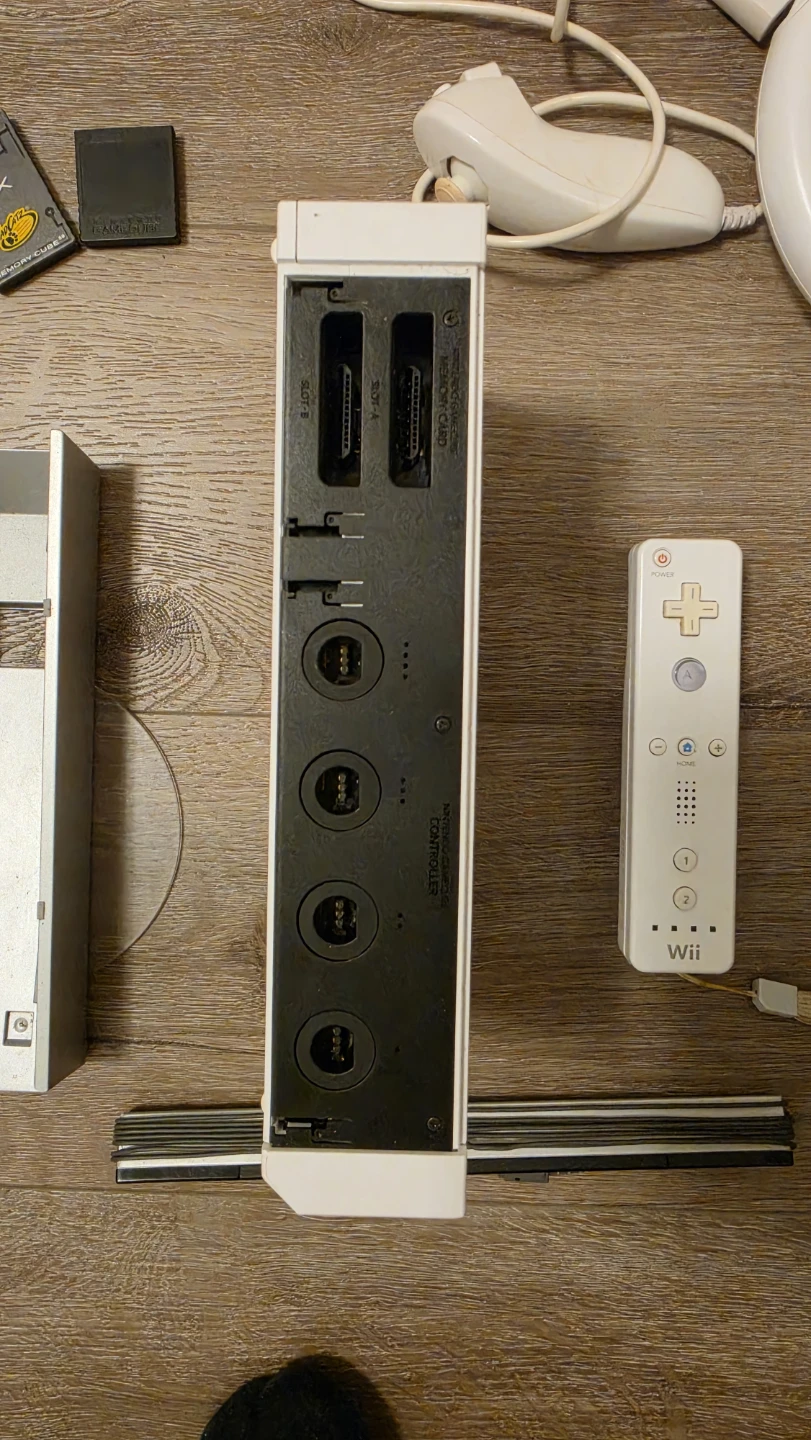 Nintendo Wii Console Bundle with Games and Accessories - photo 4