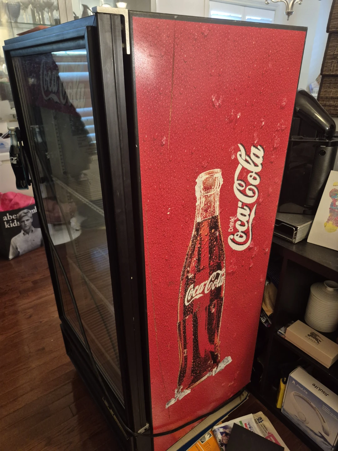 True Coca-Cola Commercial Display Refrigerator - photo 3