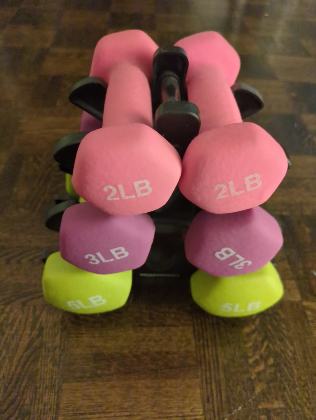 Amazon Basics Neoprene Dumbbell Hand Weights with Rack