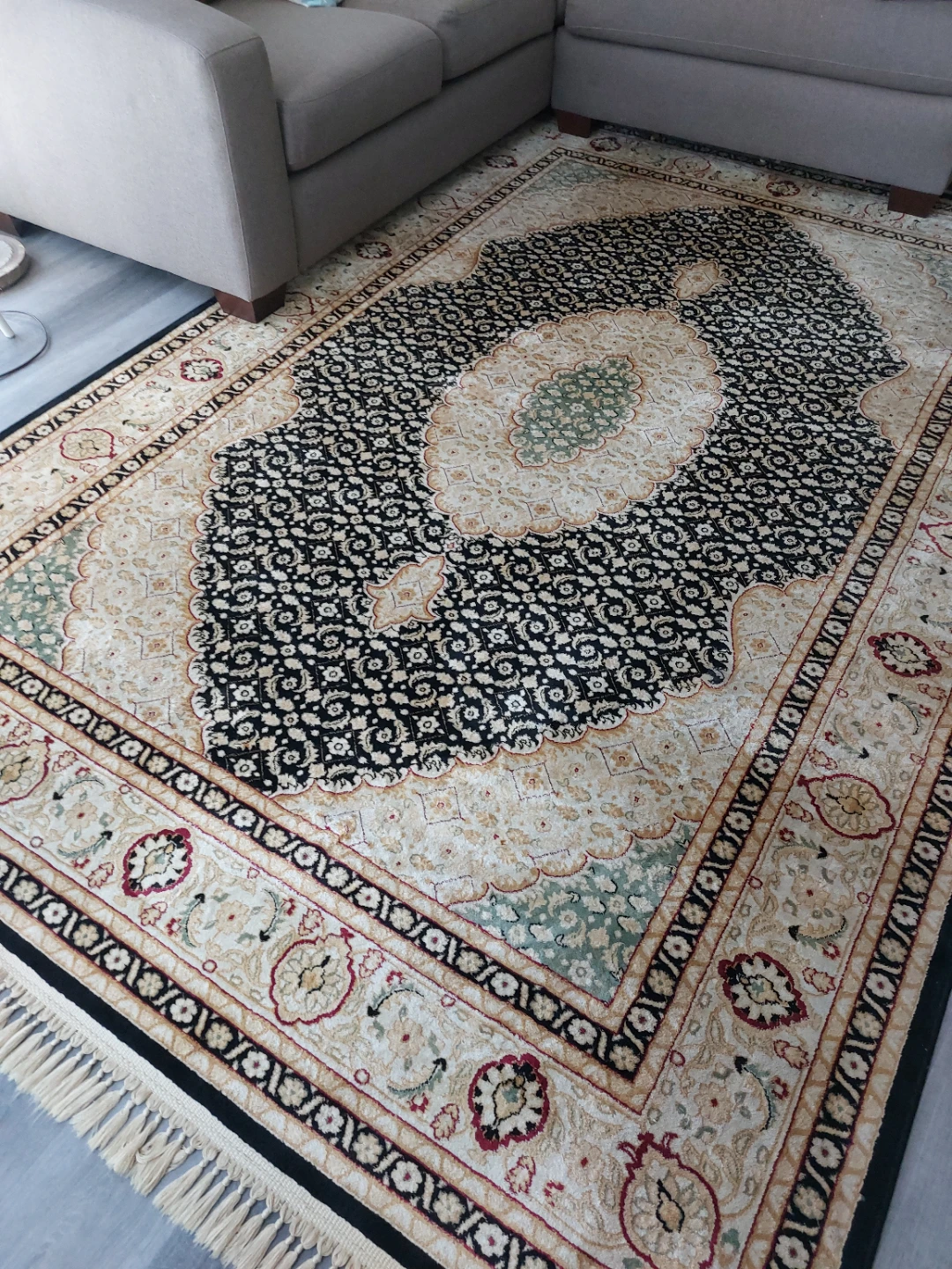 Traditional Oriental Area Rug - photo 3