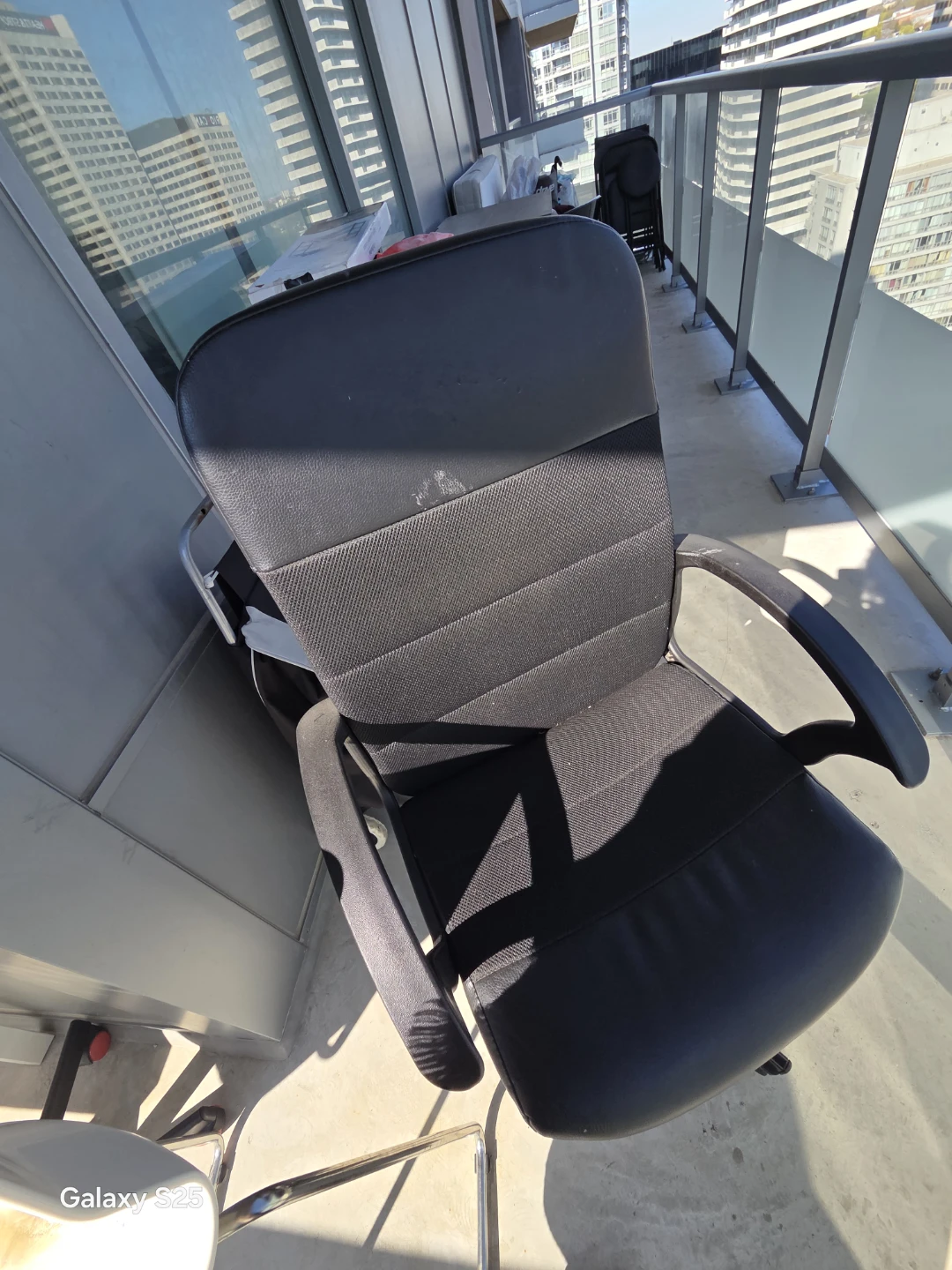 Black Office Chair - photo 3