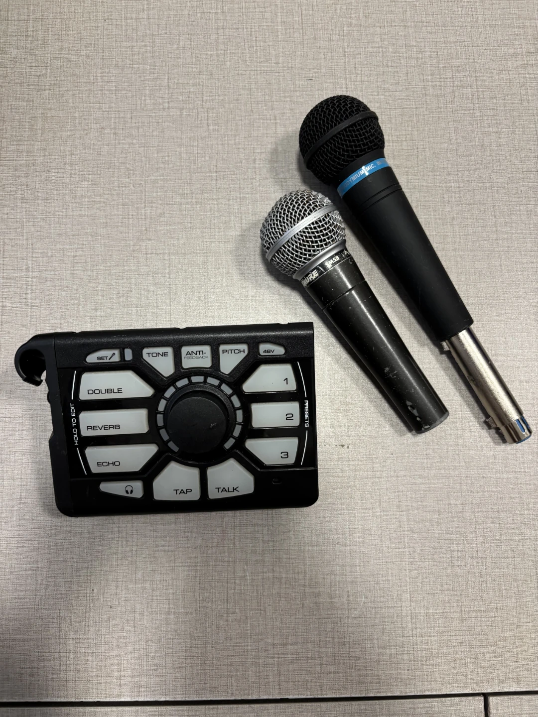 TC-Helicon Perform-V Vocal Effects Processor with Microphones
