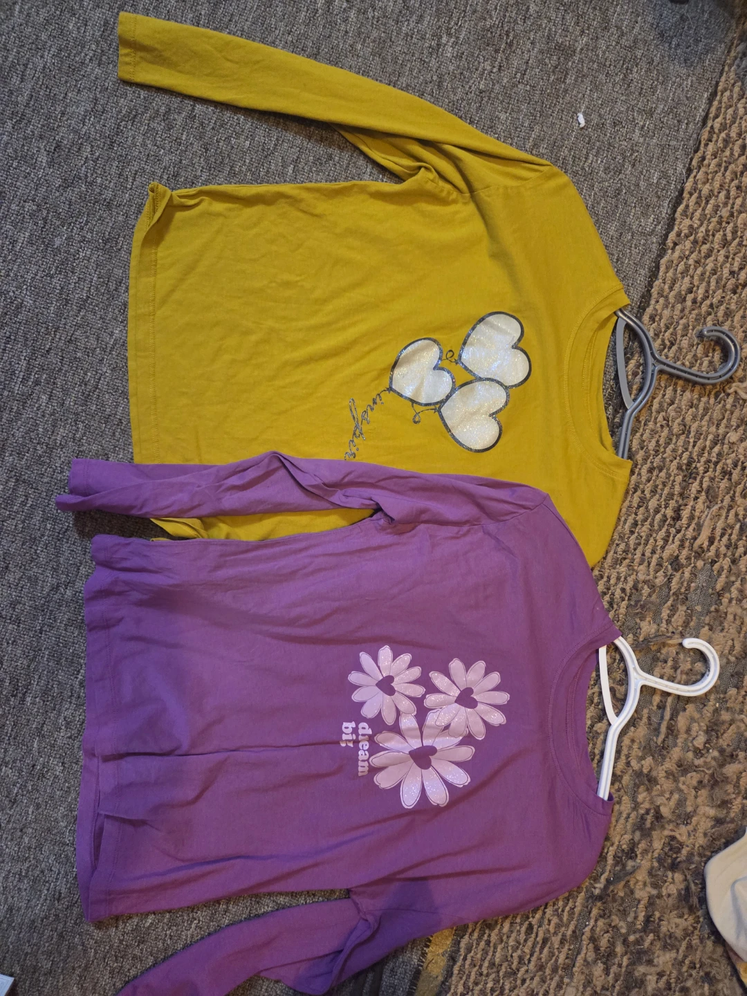 Purple & Yellow Long Sleeve T-Shirts with Heart Graphics - photo 3