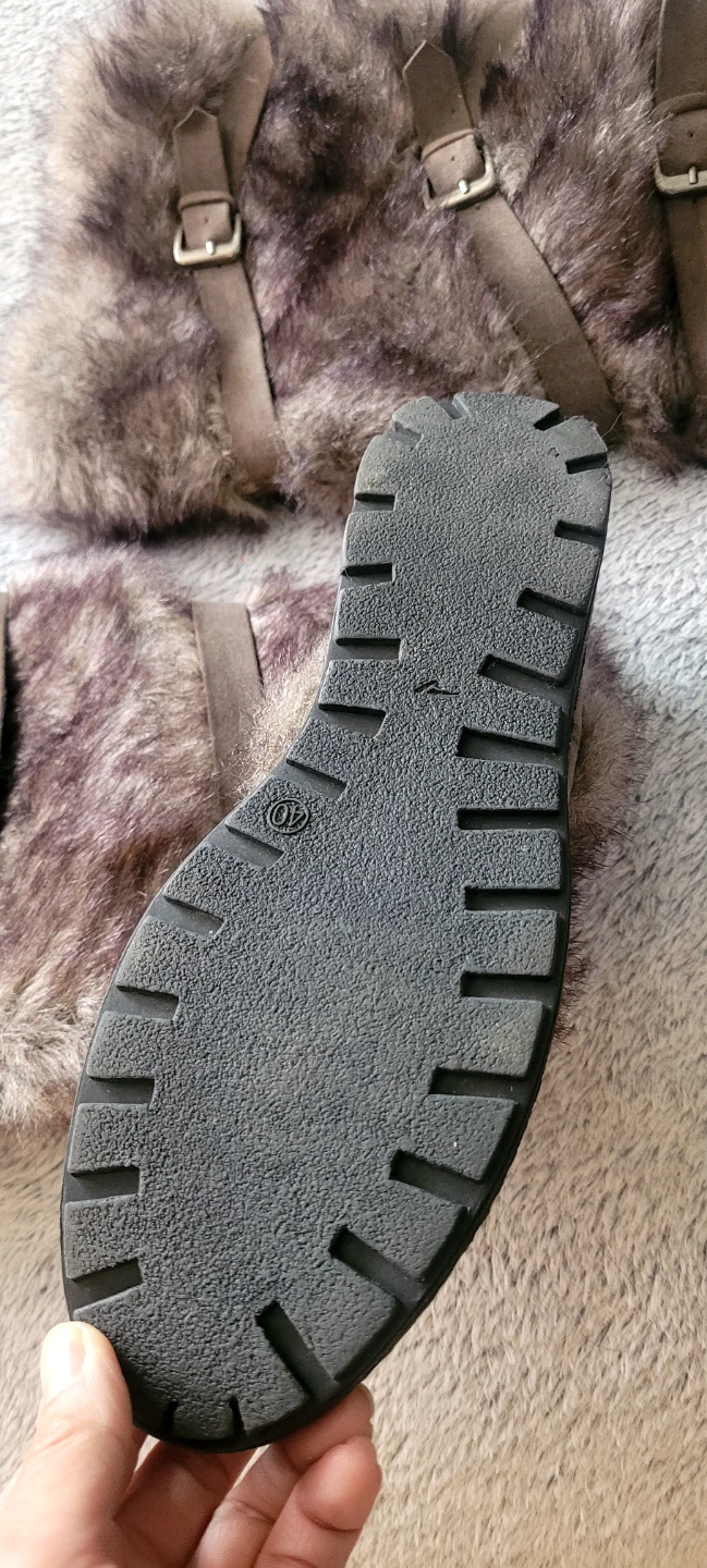 Women's Furry Winter Boots - photo 3