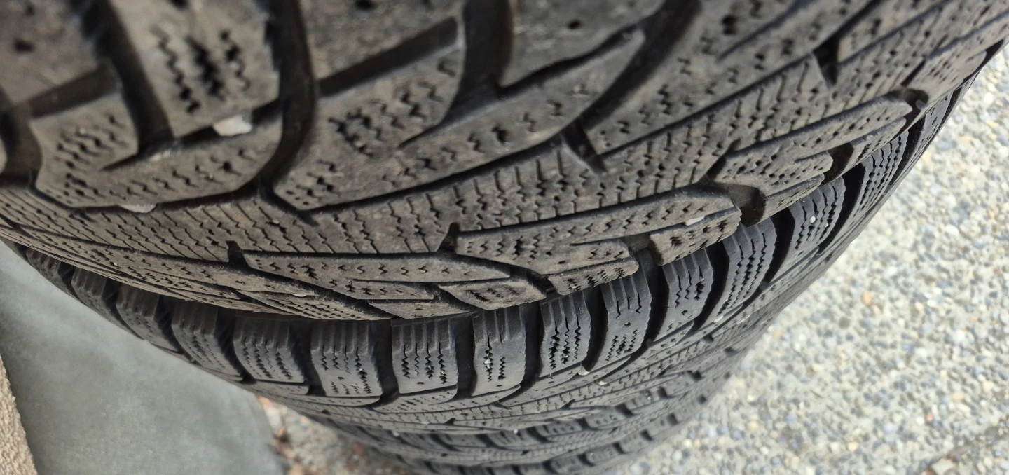 Very Good Set of 4 Tires PLUS RIMS Size 225 45 R17 M+S *DEAL*
