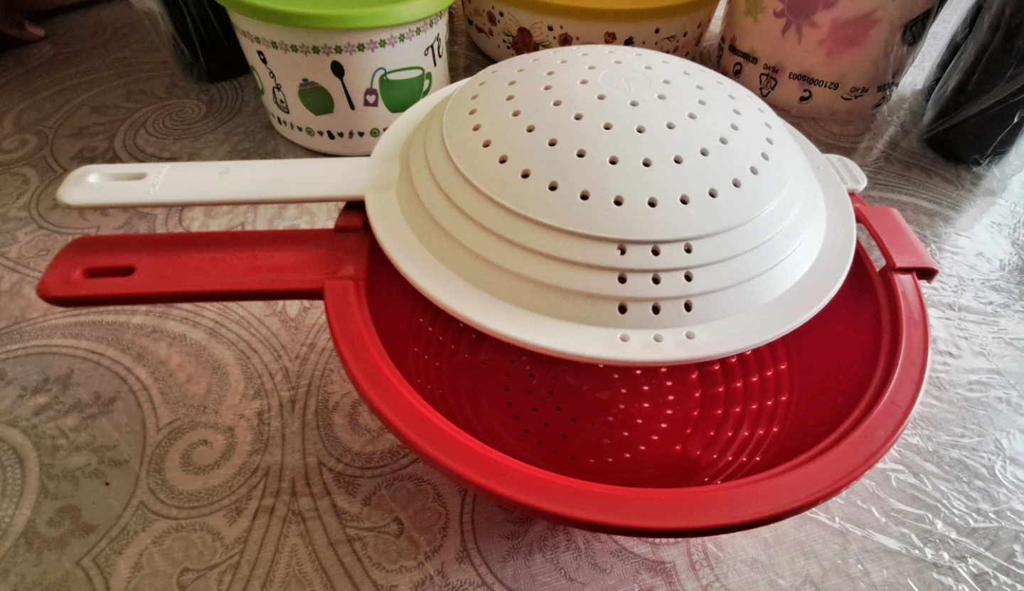 Tupperware Colander and Bowl Set