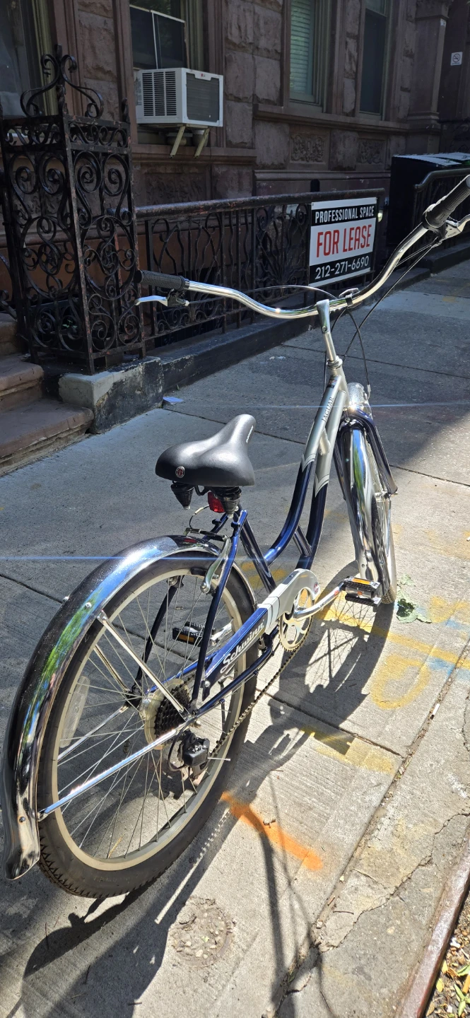 Schwinn Cruiser Bicycle - photo 5