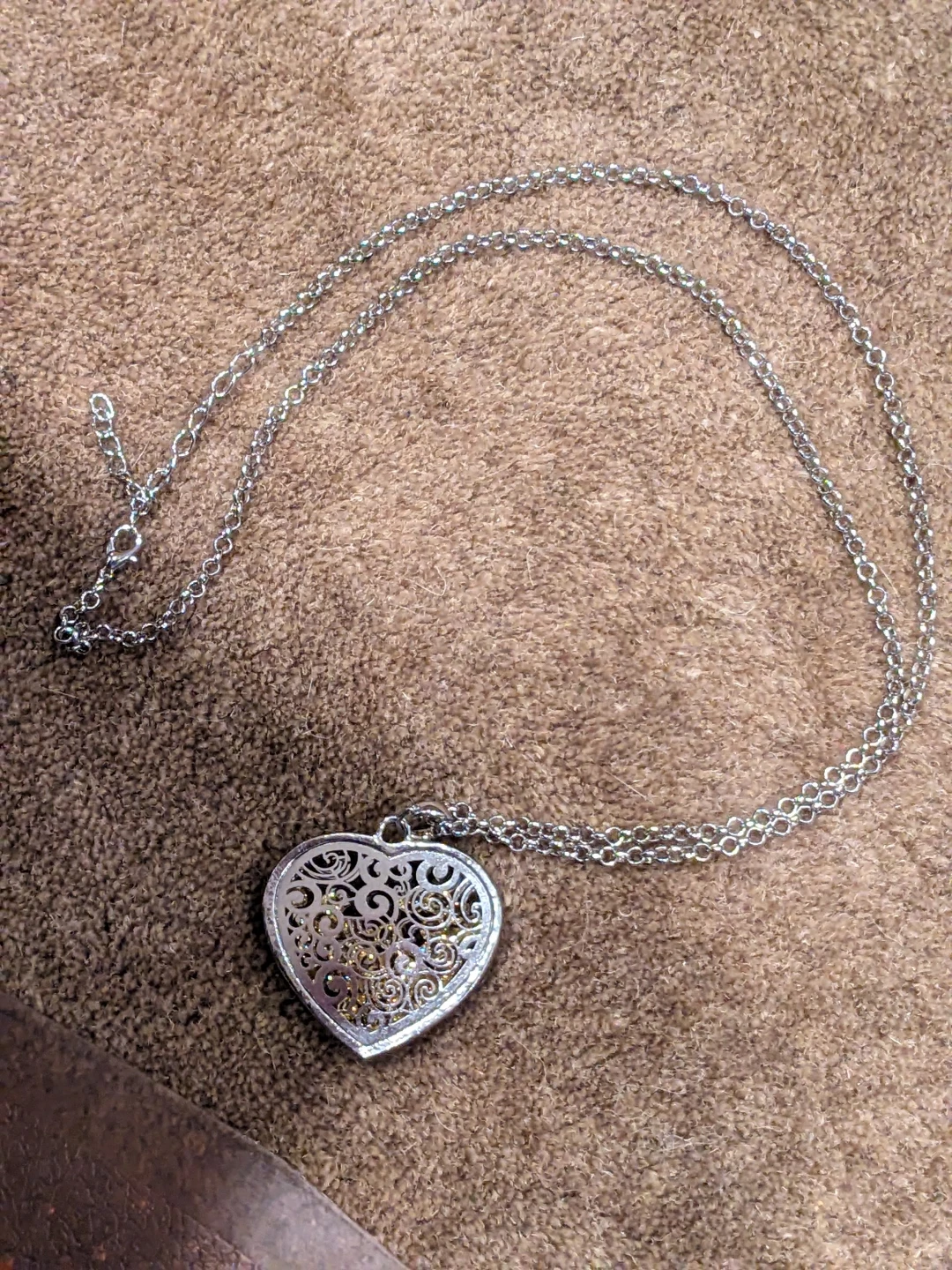 Heart Shaped Filigree Necklace with Rhinestones - photo 4