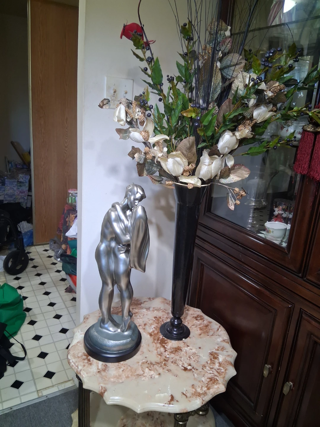 Beautiful design decor statue.