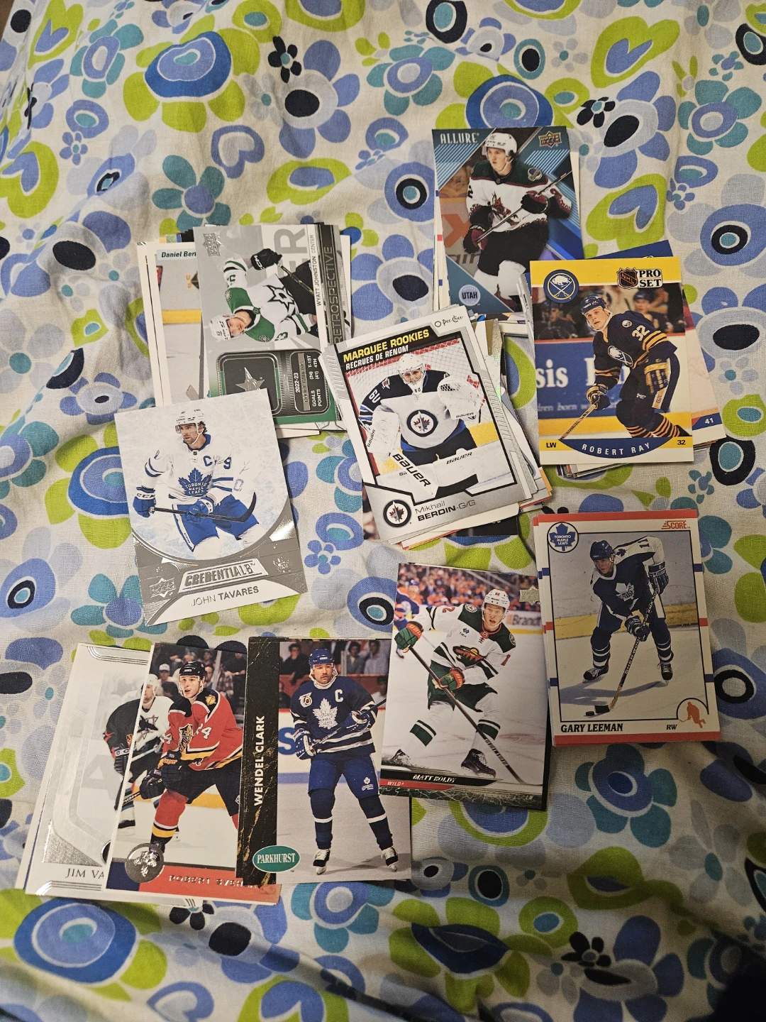 Collection of Hockey Cards 80 cards